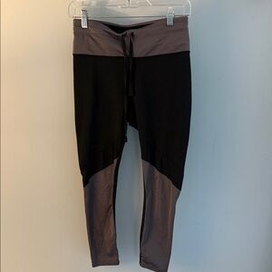 Fabletics Black and Gray Colorblock Capris